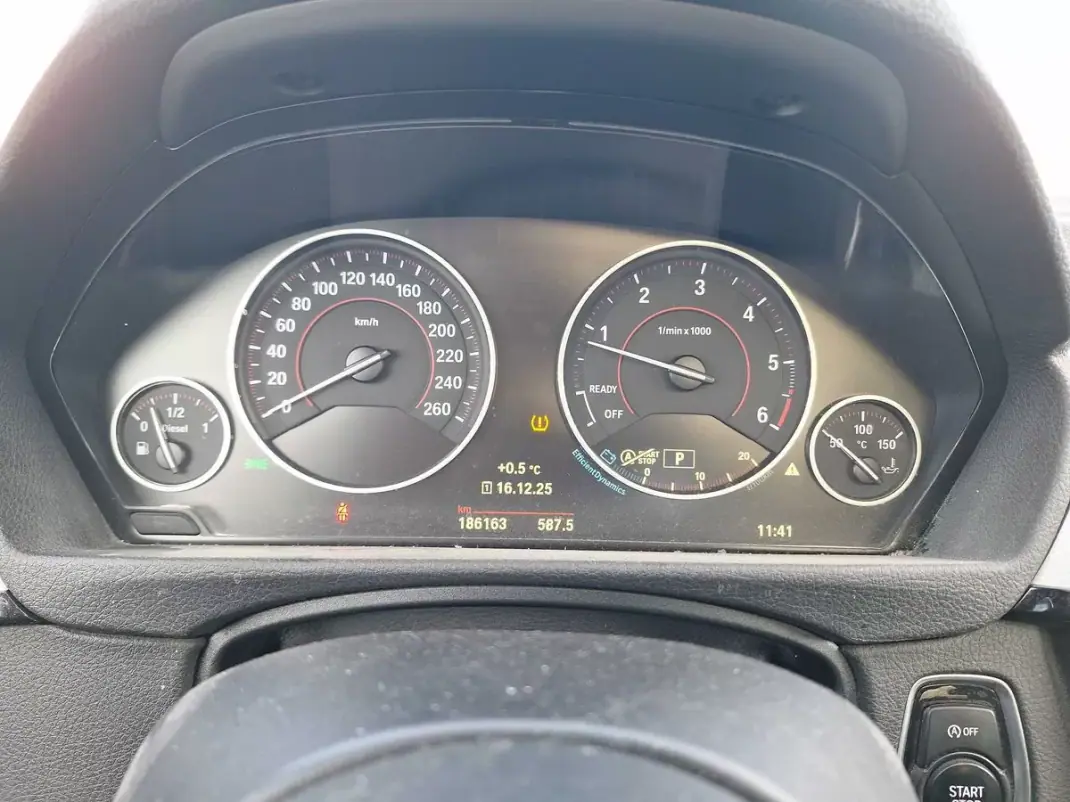 BMW 320 2015 - 20900 EUR, 186163 km - AUTO.MOTO.pt - 186163km - foto 8 de 14