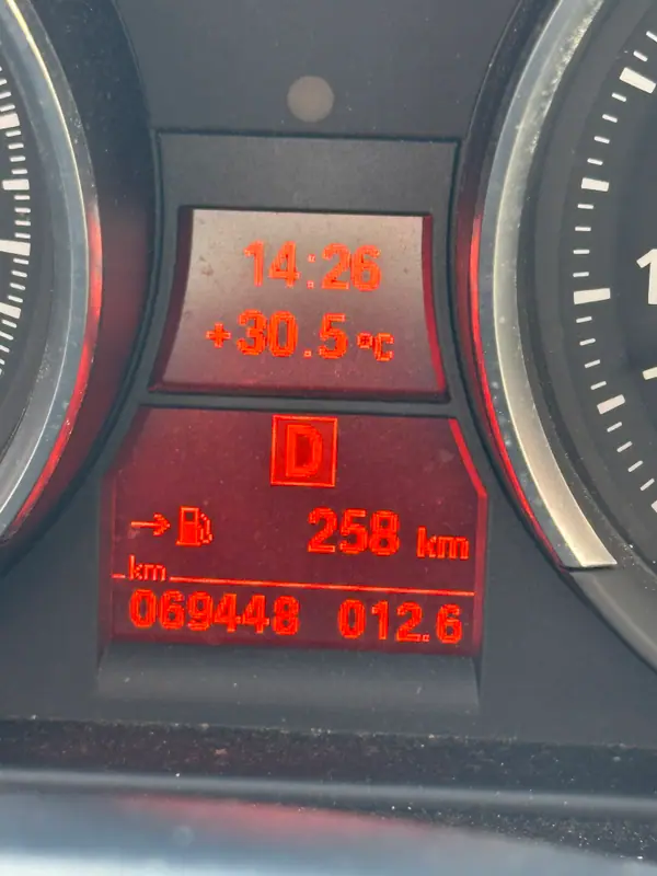 BMW Z4 2010 - 19500 EUR, 69000 km - AUTO.MOTO.pt - 69000km - foto 8 de 10