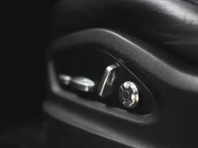 Porsche Cayenne 2018 - 59990 EUR, 119000 km - AUTO.MOTO.pt - 119000km - foto 22 de 24