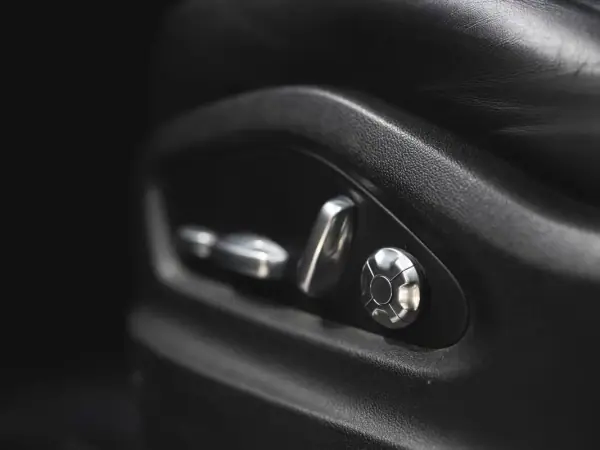 Porsche Cayenne 2018 - 57990 EUR, 119000 km - AUTO.MOTO.pt - 119000km - foto 22 de 24