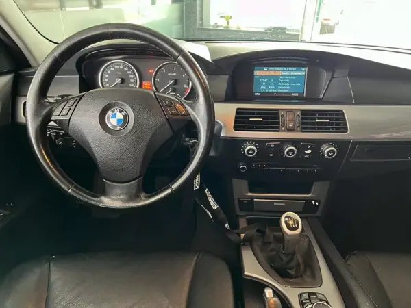 BMW 520 2010 - 7900 EUR, 400405 km - AUTO.MOTO.pt - 400405km - foto 7 de 16