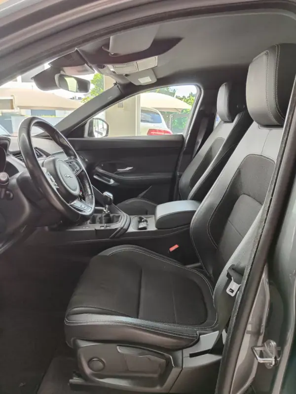 Jaguar E-Pace 2018 - 22500 EUR, 66000 km - AUTO.MOTO.pt - 66000km - foto 13 de 39
