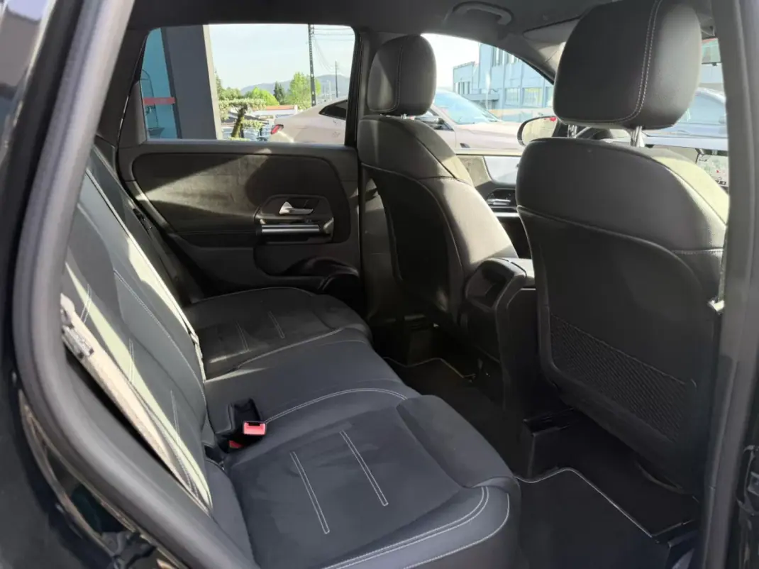 Mercedes-Benz B 250 2020 - 24900 EUR, 59000 km - AUTO.MOTO.pt - 59000km - foto 13 de 14