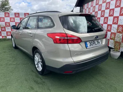 Ford Focus SW 2016 - 10490 EUR, 154200 km - AUTO.MOTO.pt - 154200km - foto 4 de 20