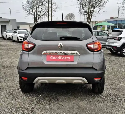 Renault Captur 2019 - 16900 EUR, 55740 km - AUTO.MOTO.pt - 55740km - foto 6 de 26