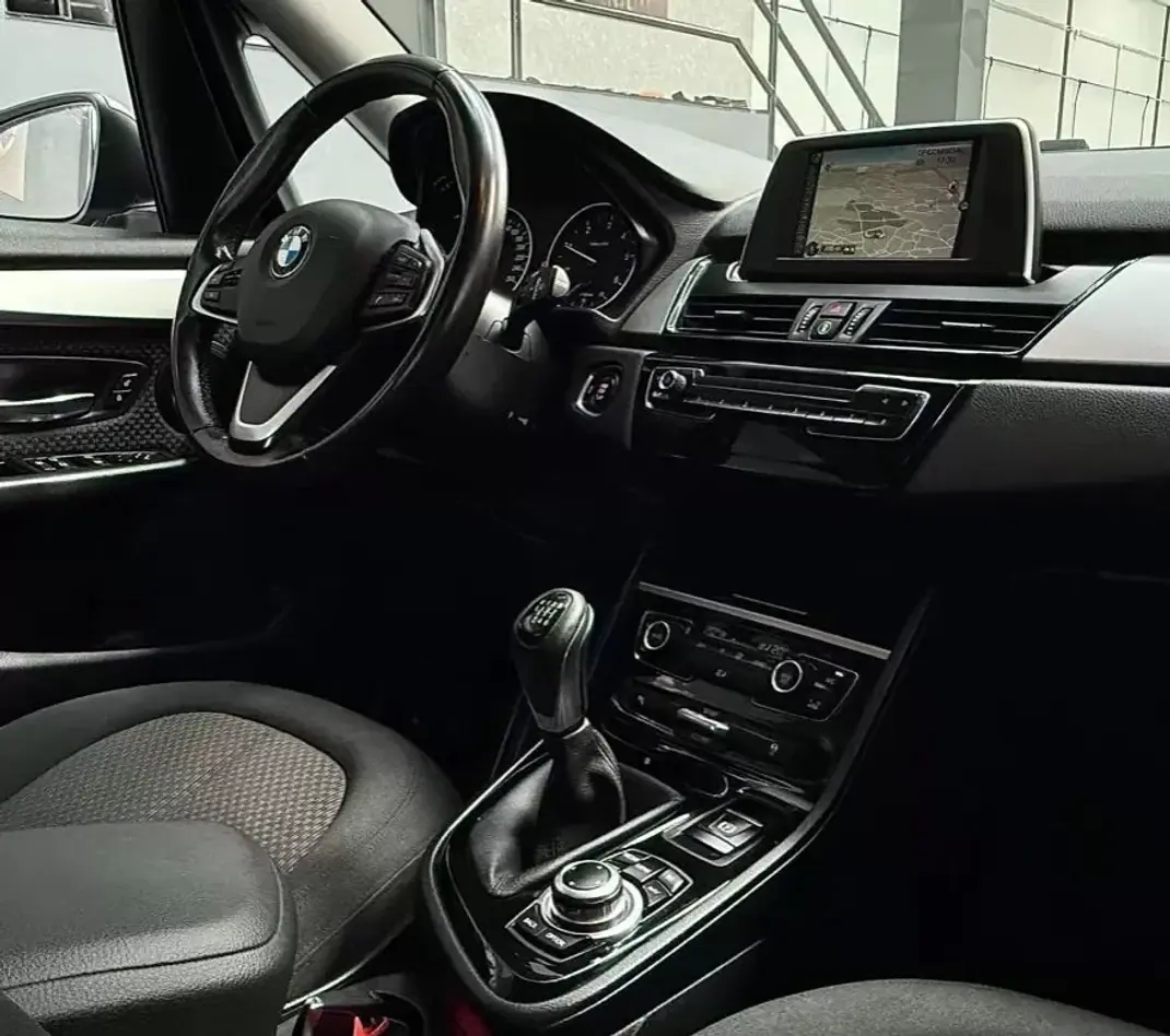 BMW 216 Active Tourer 2015 - 12750 EUR, 196513 km - AUTO.MOTO.pt - 196513km - foto 21 de 25