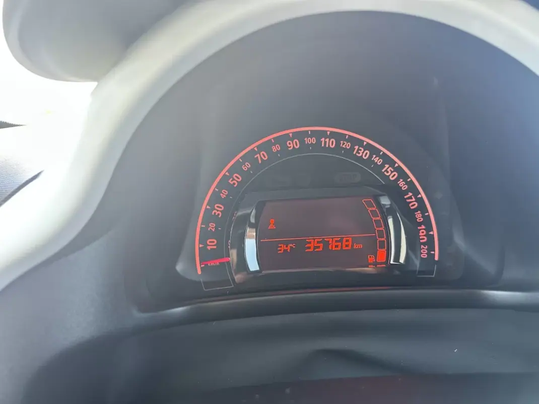 Renault Twingo 2017 - 10000 EUR, 35800 km - 35800km - foto 12 de 15