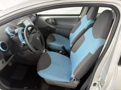 Peugeot 107 2008 - 7990 EUR, 77532 km - AUTO.MOTO.pt - 77532km - foto 7 de 12