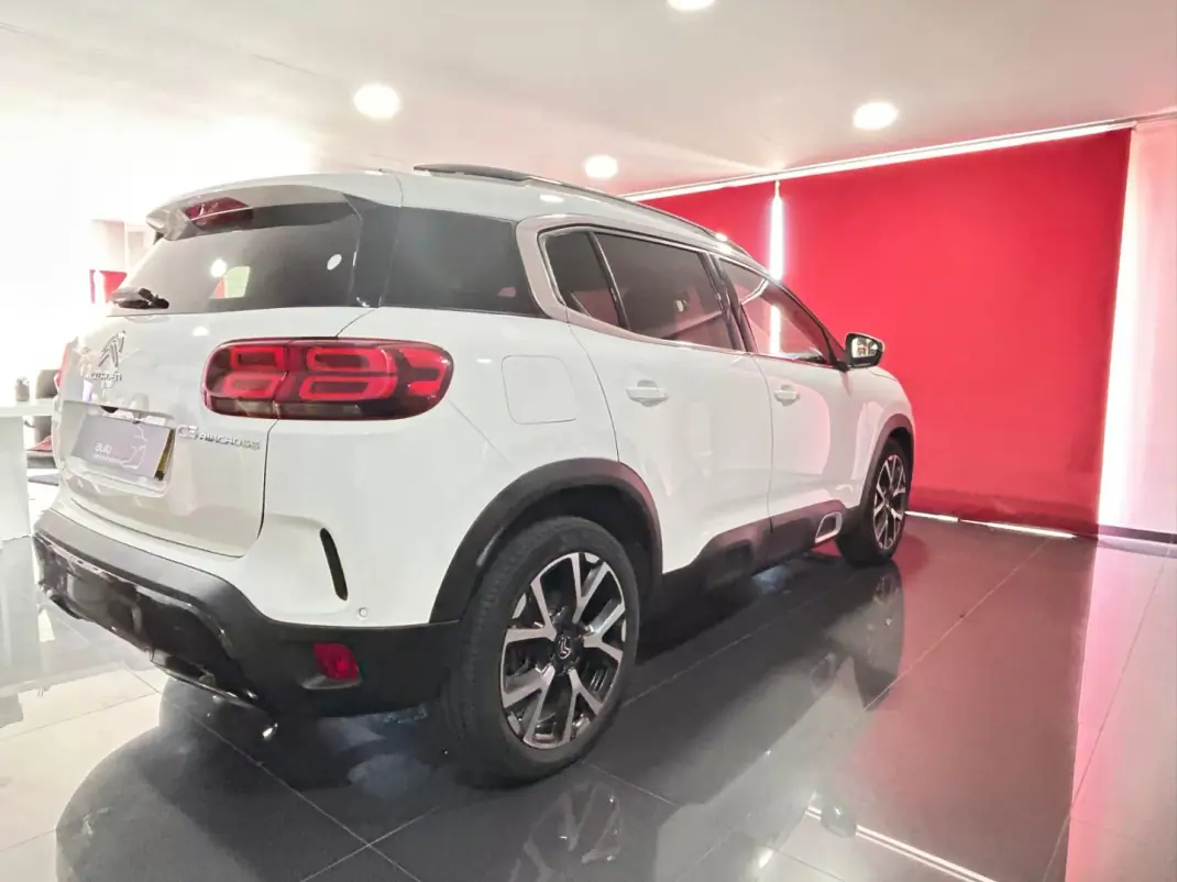 Citroën C5 Aircross 2019 - 18900 EUR, 162000 km - AUTO.MOTO.pt - 162000km - foto 8 de 28