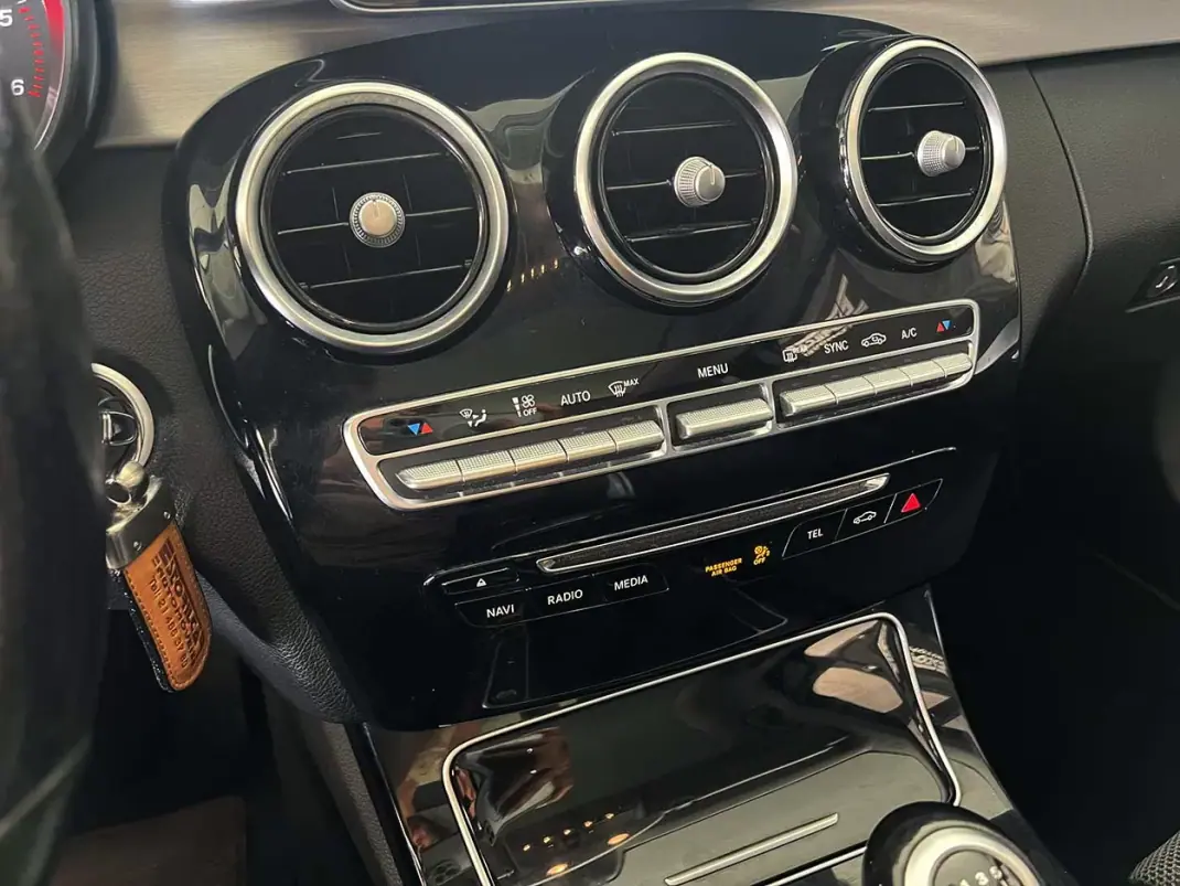 Mercedes-Benz C 200 2018 - 17800 EUR, 212761 km - 212761km - foto 16 de 27