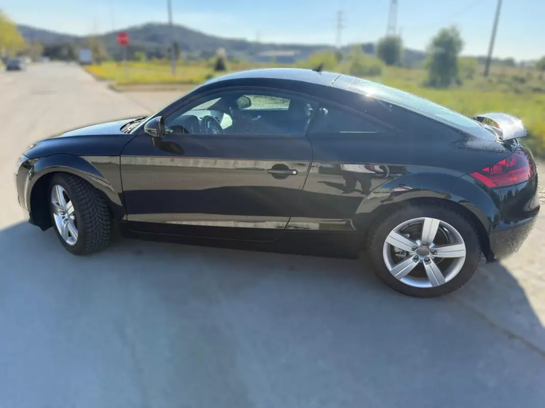 Audi TT Coupé 2006 - 13990 EUR, 176994 km - AUTO.MOTO.pt - 176994km - foto 4 de 18