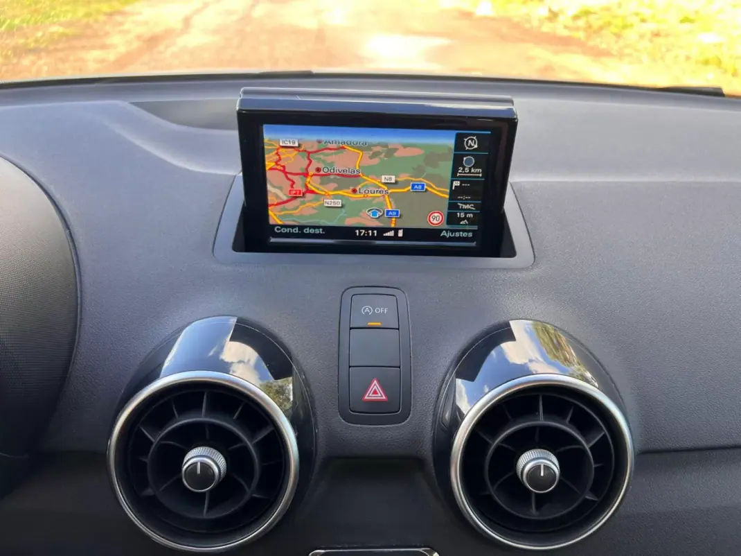 Audi A1 Sportback 2016 - 14995 EUR, 145170 km - AUTO.MOTO.pt - 145170km - foto 15 de 34