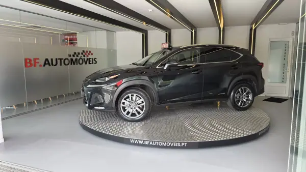 Lexus NX 300h 2018 - 31900 EUR, 78634 km - AUTO.MOTO.pt - 78634km - foto 13 de 65