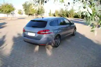 Peugeot 308 SW 2015 — foto 5 de 12