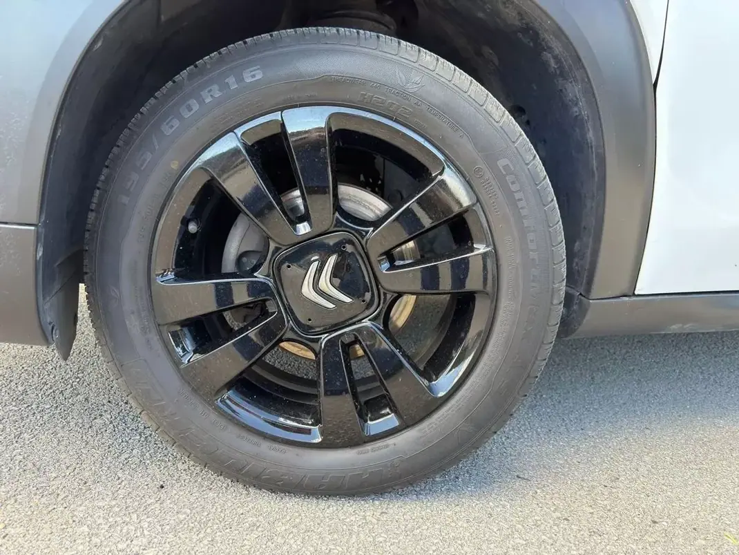 Citroën C3 Aircross 2019 - 11900 EUR, 124352 km - AUTO.MOTO.pt - 124352km - foto 24 de 25