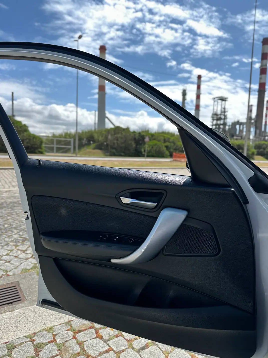 BMW 118 2017 - 18990 EUR, 206000 km - AUTO.MOTO.pt - 206000km - foto 12 de 16