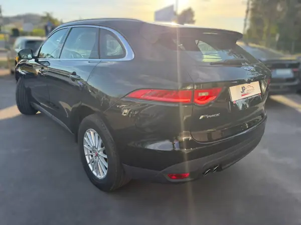 Jaguar F-Pace 2017 - 24900 EUR, 184000 km - AUTO.MOTO.pt - 184000km - foto 7 de 19