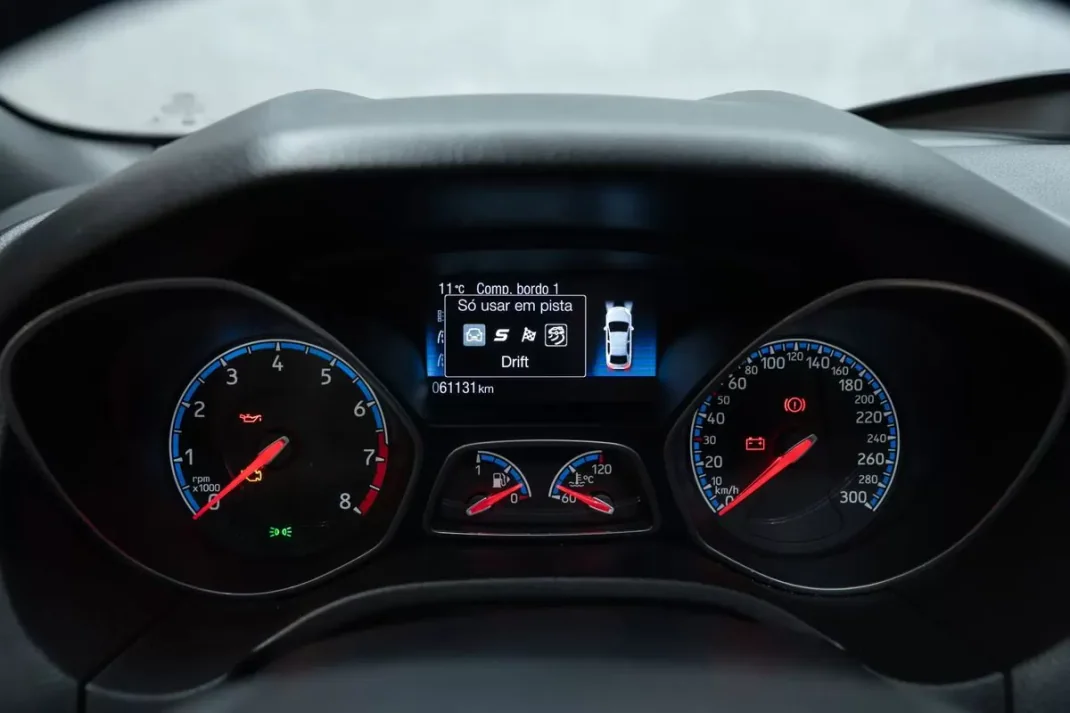 Ford Focus 2016 - 42950 EUR, 61000 km - AUTO.MOTO.pt - 61000km - foto 46 de 49