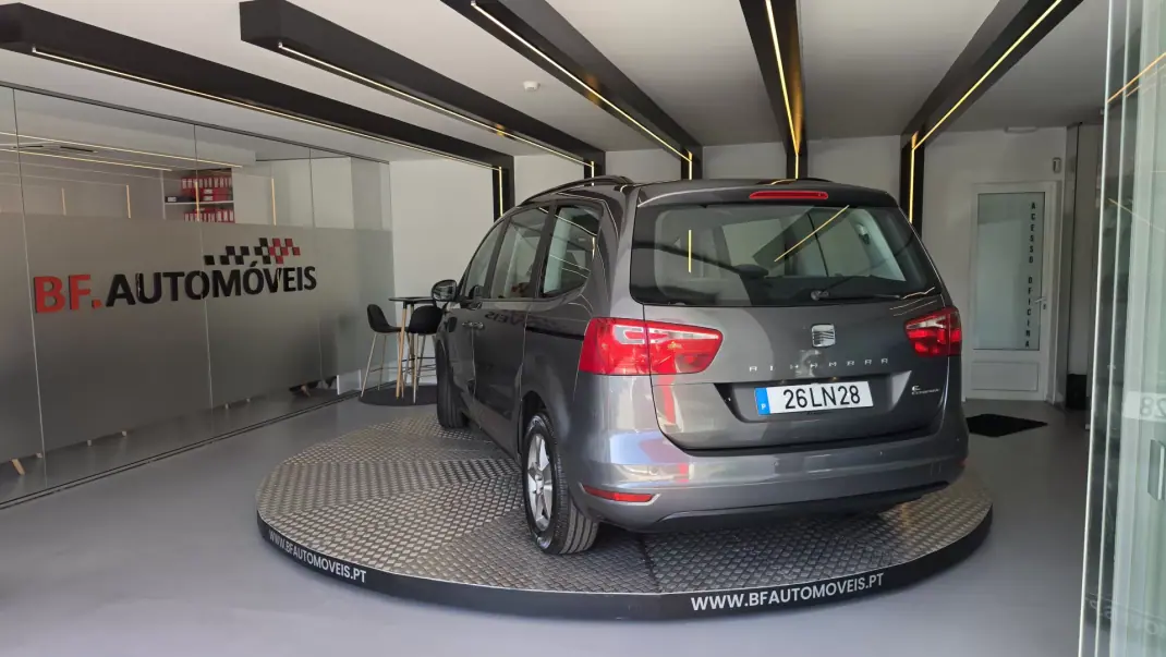SEAT Alhambra 2011 - 11750 EUR, 235491 km - 235491km - foto 3 de 54