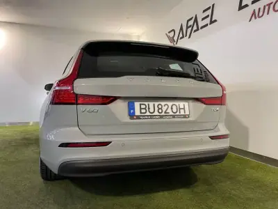 Volvo V60 2025 - 43500 EUR, 1900 km - AUTO.MOTO.pt - 1900km - foto 7 de 35