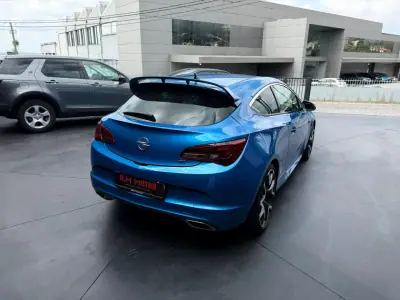 Opel Astra GTC 2013 - 22500 EUR, 81000 km - AUTO.MOTO.pt - 81000km - foto 3 de 17