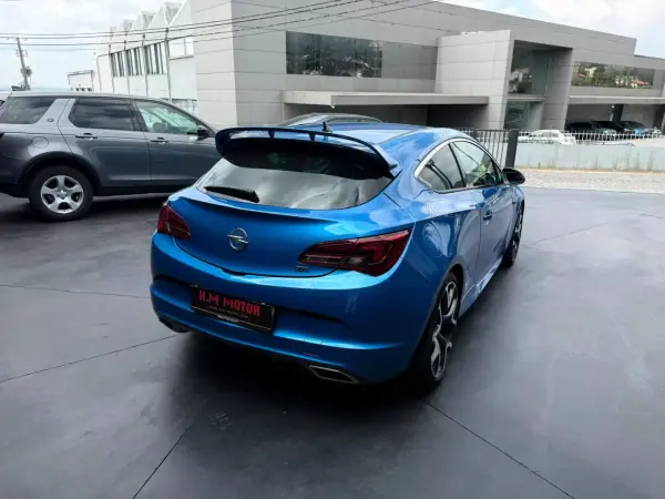 Opel Astra GTC 2013 - 22500 EUR, 81000 km - AUTO.MOTO.pt - 81000km - foto 3 de 17