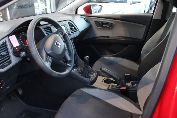 SEAT Leon 2013 - 10900 EUR, 140335 km - AUTO.MOTO.pt - 140335km - foto 5 de 16