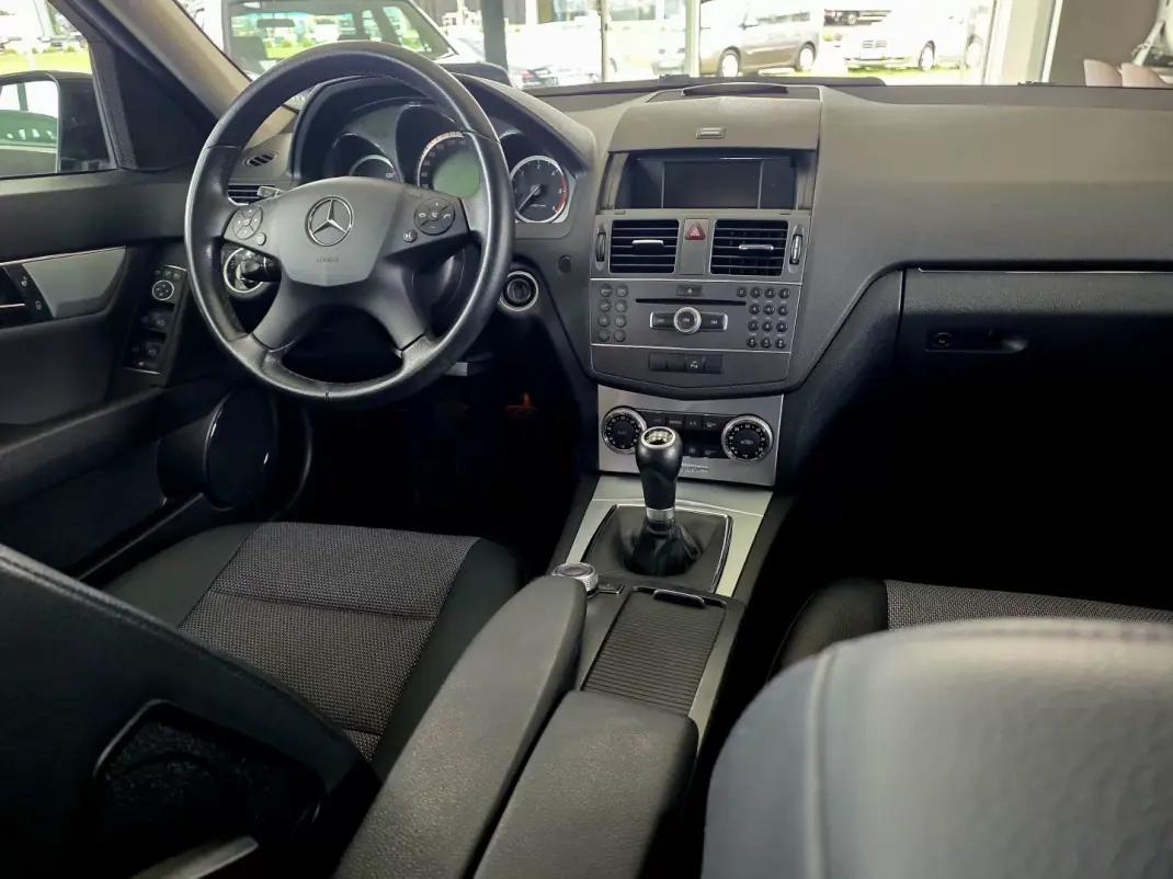 Mercedes-Benz C 220 2011 - 12900 EUR, 222771 km - AUTO.MOTO.pt - 222771km - foto 15 de 31