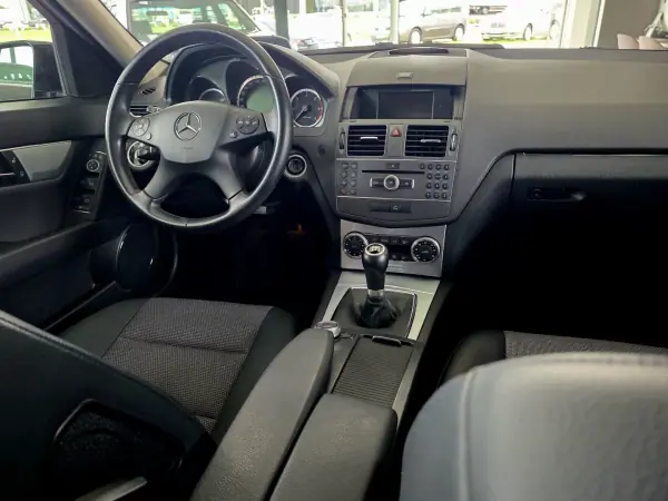 Mercedes-Benz C 220 2011 - 12900 EUR, 222771 km - AUTO.MOTO.pt - 222771km - foto 15 de 31