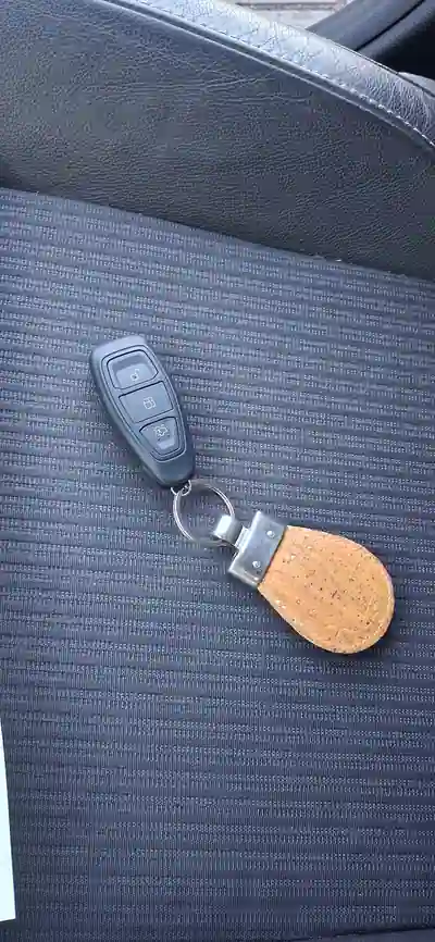 Ford Focus 2011 - 6500 EUR, 208000 km - AUTO.MOTO.pt - 208000km - foto 5 de 8