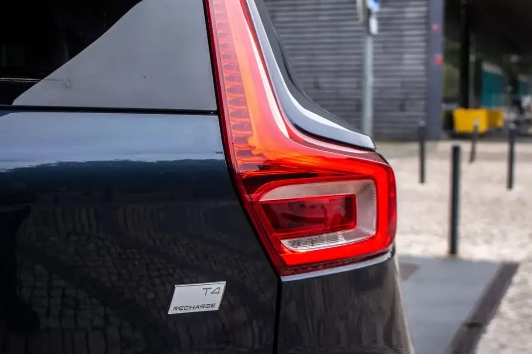 Volvo XC 40 2022 - 31990 EUR, 48265 km - AUTO.MOTO.pt - 48265km - foto 9 de 40