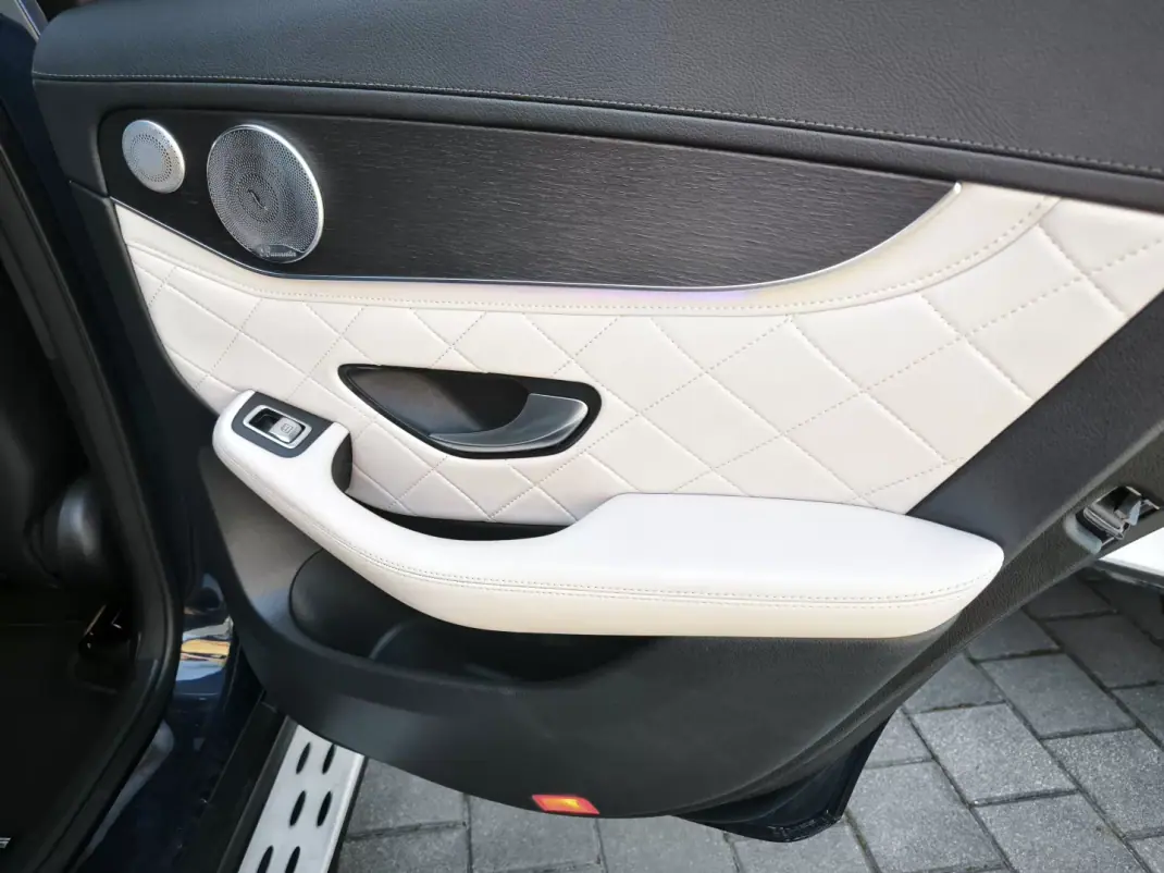 Mercedes-Benz GLC 220 2020 - 38950 EUR, 249800 km - AUTO.MOTO.pt - 249800km - foto 44 de 64