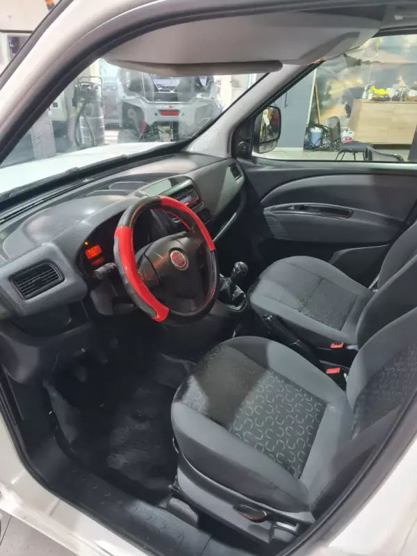Fiat Doblo 2012 - 5900 EUR, 313000 km - AUTO.MOTO.pt - 313000km - foto 8 de 16