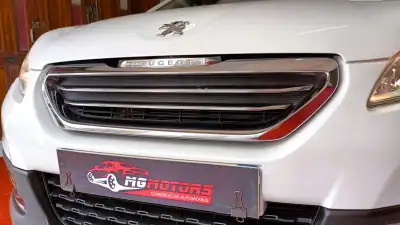 Peugeot 2008 2015 - 11490 EUR, 92490 km - AUTO.MOTO.pt - 92490km - foto 18 de 72