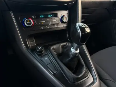 Ford Focus 2016 — foto 5 de 10