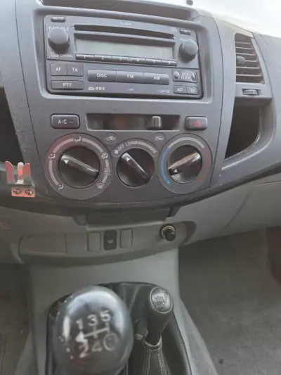 Toyota Hilux 2008 - 16750 EUR, 97657 km - AUTO.MOTO.pt - 97657km - foto 4 de 7