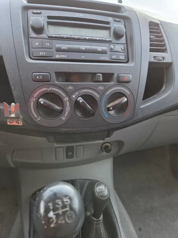 Toyota Hilux 2008 - 16750 EUR, 97657 km - AUTO.MOTO.pt - 97657km - foto 4 de 7