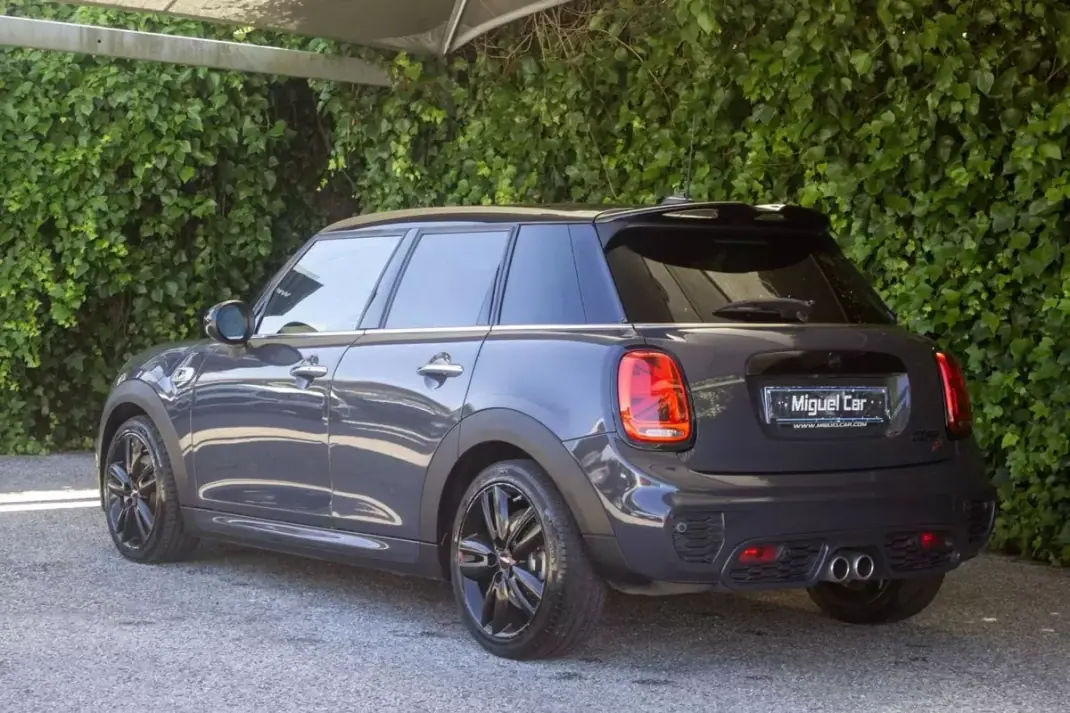 MINI 5 Portas 2019 - 24900 EUR, 105000 km - AUTO.MOTO.pt - 105000km - foto 10 de 17