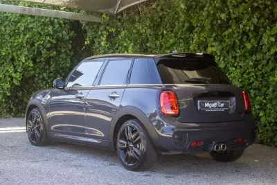 MINI 5 Portas 2019 - 24900 EUR, 105000 km - AUTO.MOTO.pt - 105000km - foto 10 de 17