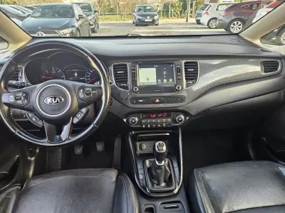 Kia Carens 2018 - 17500 EUR, 138200 km - AUTO.MOTO.pt - 138200km - foto 31 de 63