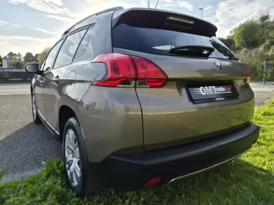 Peugeot 2008 2015 - 8999 EUR, 70466 km - AUTO.MOTO.pt - 70466km - foto 2 de 16