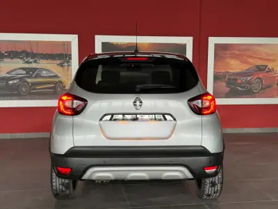 Renault Captur 2017 - 14990 EUR, 69213 km - AUTO.MOTO.pt - 69213km - foto 10 de 21