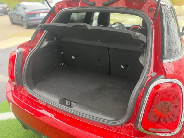 MINI 5 Portas 2015 - 13990 EUR, 90000 km - AUTO.MOTO.pt - 90000km - foto 4 de 11