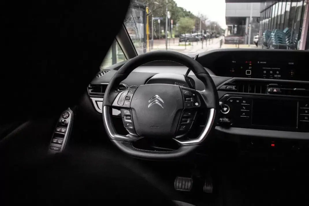 Citroën Grand C4 Spacetourer 2019 - 10900 EUR, 259898 km - AUTO.MOTO.pt - 259898km - foto 22 de 30