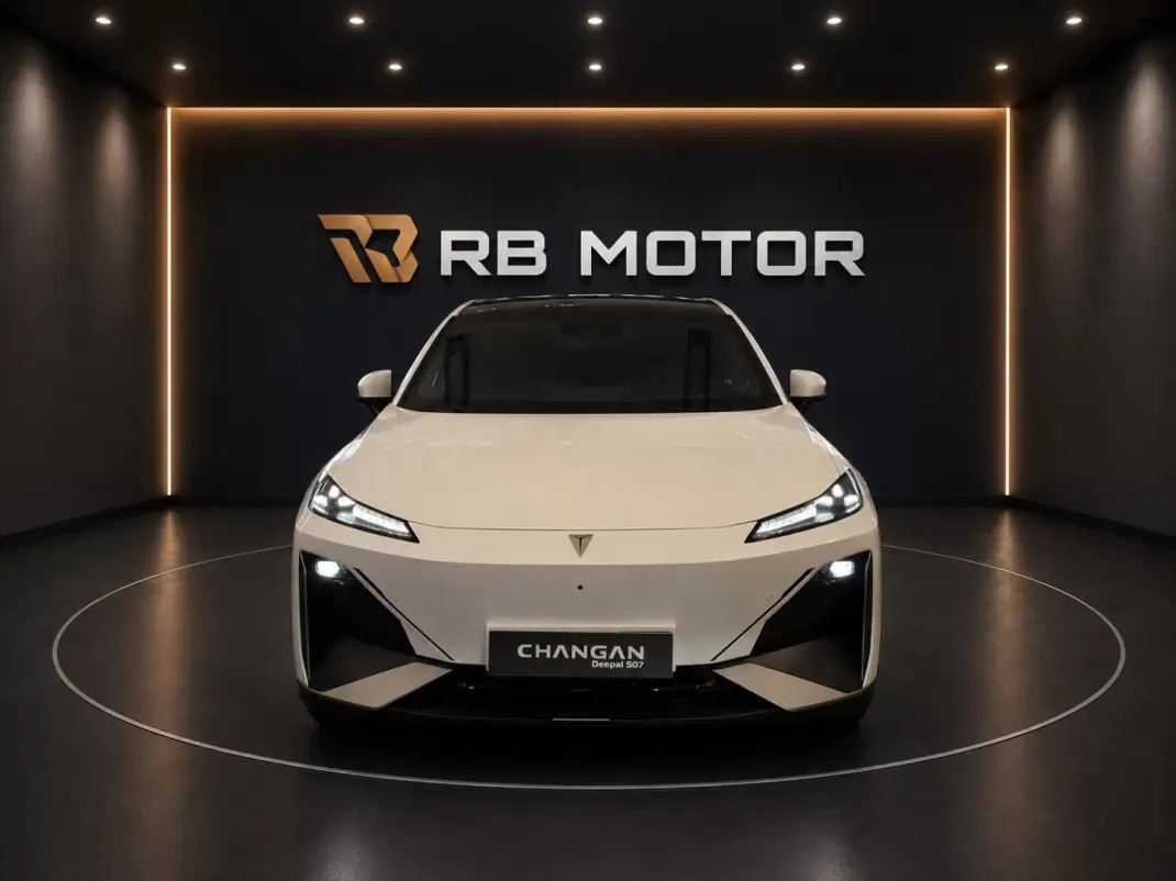 2025 - 39500 EUR, 8500 km - AUTO.MOTO.pt - 8500km - foto 1 de 14