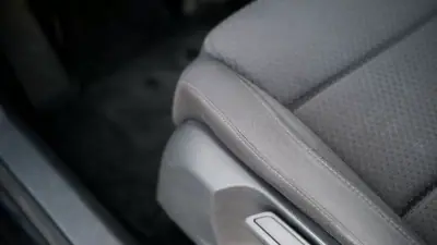 Volkswagen Golf 2008 - 8650 EUR, 199000 km - AUTO.MOTO.pt - 199000km - foto 17 de 26