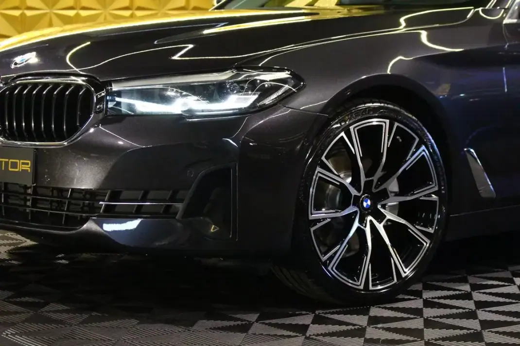 BMW 520 2023 - 29900 EUR, 165000 km - AUTO.MOTO.pt - 165000km - foto 2 de 33