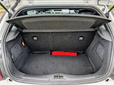 Citroën DS3 2015 - 8500 EUR, 100190 km - AUTO.MOTO.pt - 100190km - foto 11 de 17