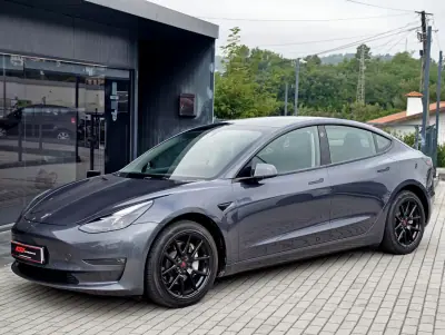 Tesla Model 3 2021 - 27500 EUR, 87000 km - AUTO.MOTO.pt - 87000km - foto 3 de 16