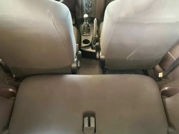 Toyota iQ 2009 - 7500 EUR, 123054 km - AUTO.MOTO.pt - 123054km - foto 16 de 22